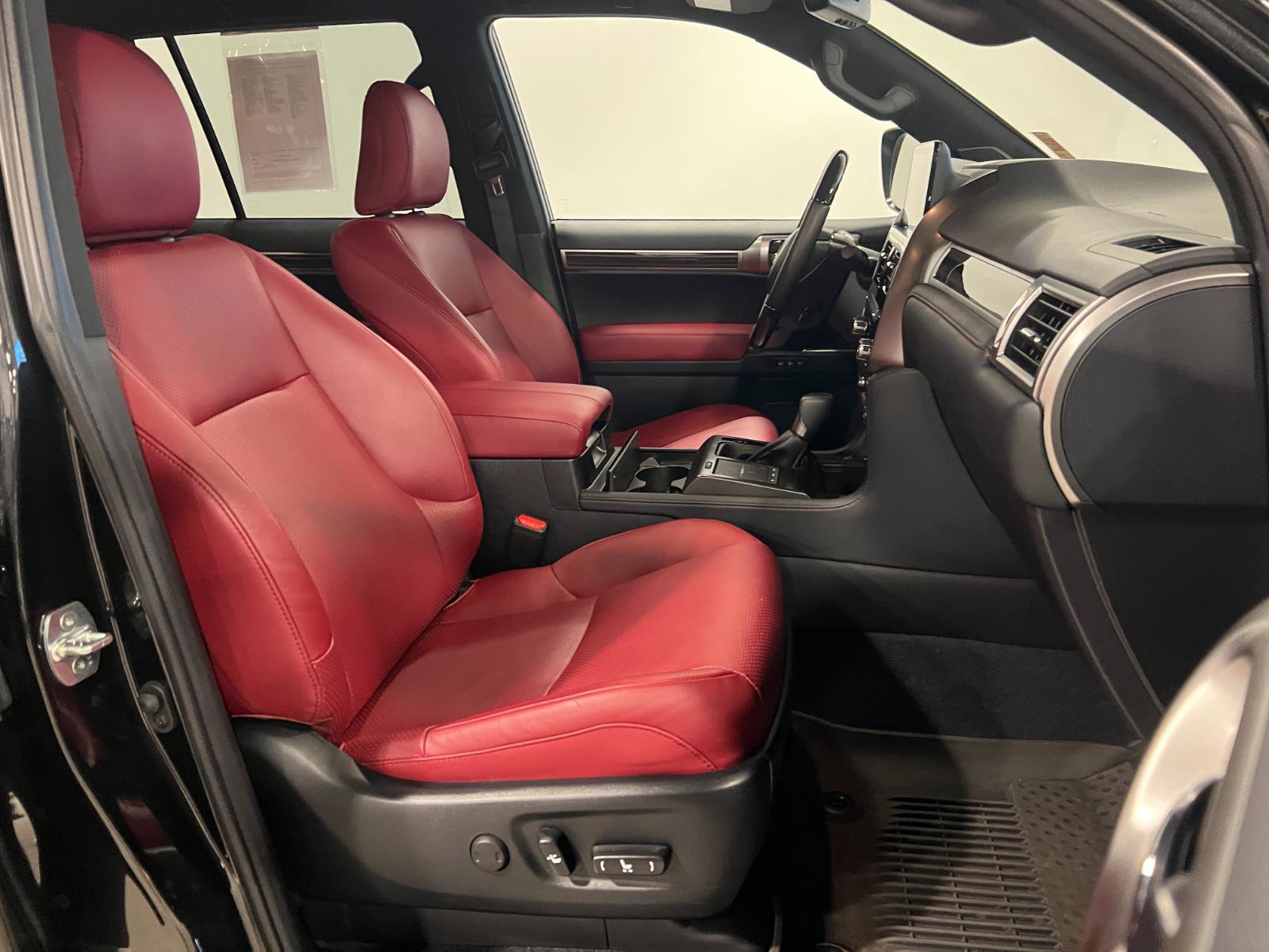 Used 2023 Lexus GX 460 Luxury w/ Sport Design Package AWD/4WD image 40