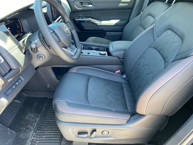 New 2026 Nissan Pathfinder Platinum AWD/4WD image 11