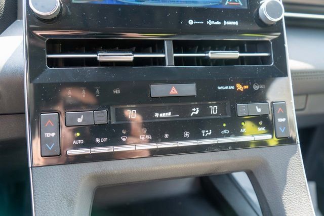 Used 2022 Toyota Avalon XLE w/ Moonroof Package FWD image 31