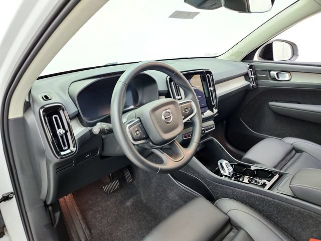 Certified 2025 Volvo XC40 B5 Ultra AWD/4WD image 20