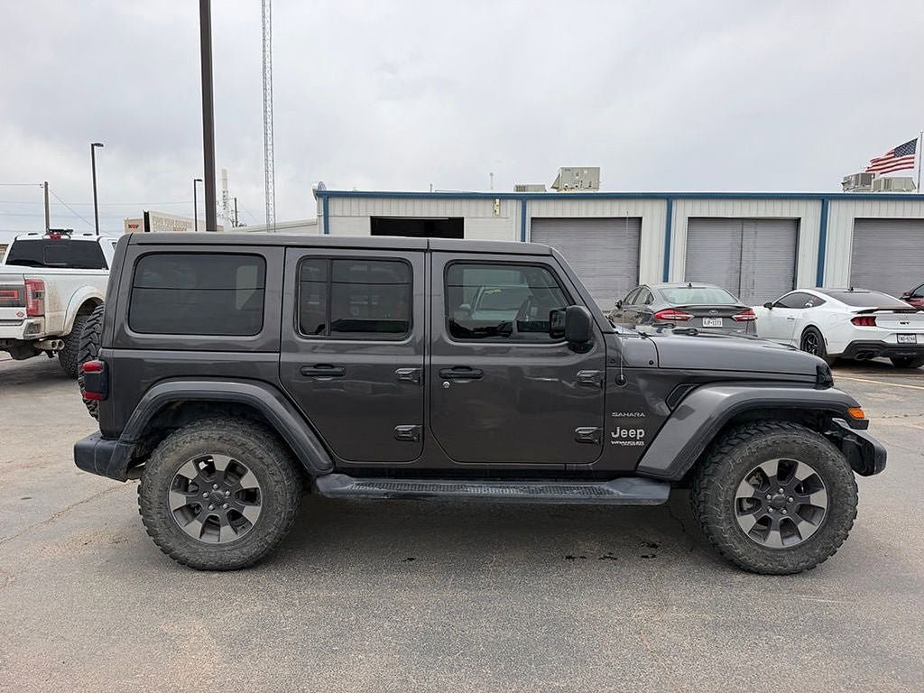 Used 2018 Jeep Wrangler Unlimited Sahara AWD/4WD image 6