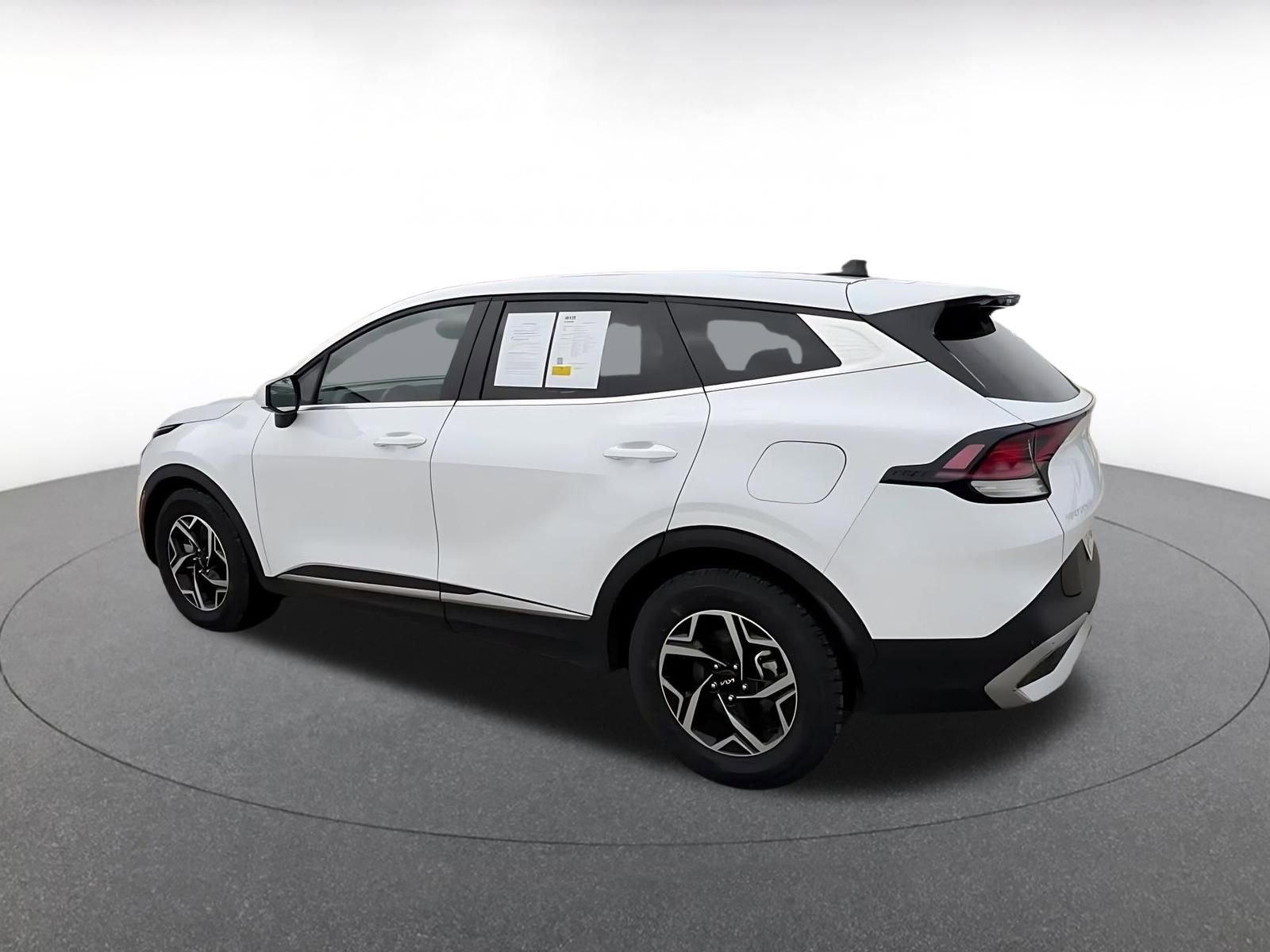 Used 2025 Kia Sportage LX image 10