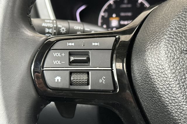 Used 2025 Honda Pilot Touring image 25