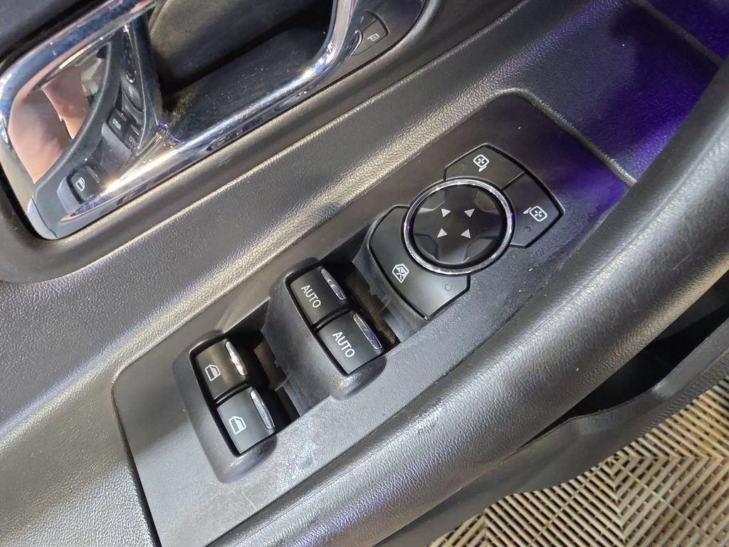 Used 2018 Ford Taurus Limited AWD/4WD image 15