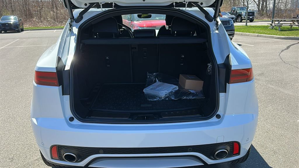 Used 2024 Jaguar E-PACE R-Dynamic SE image 24