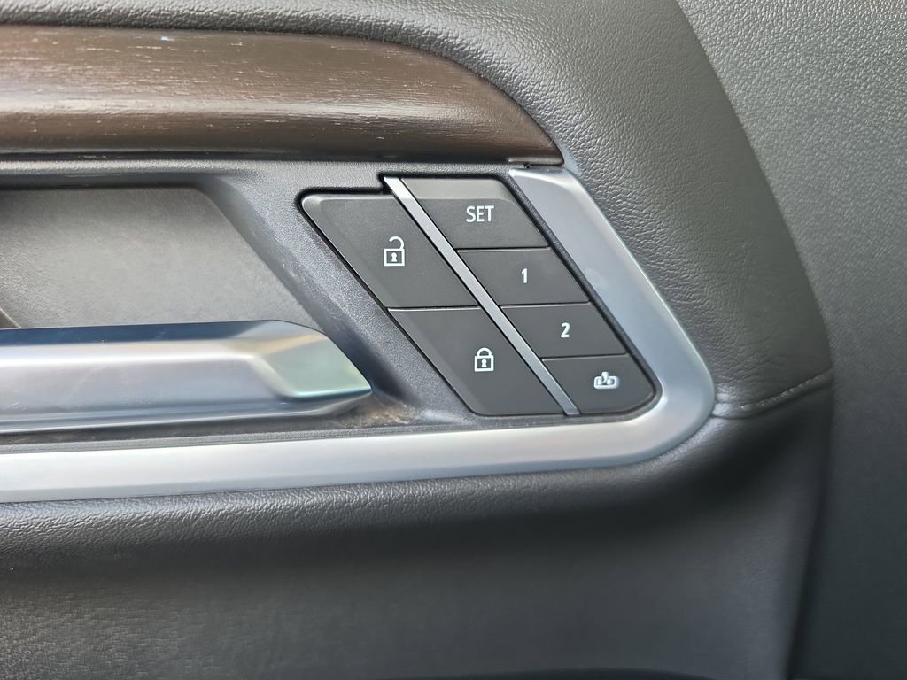 Certified 2025 GMC Sierra 3500 Denali w/ Denali Reserve Package image 30