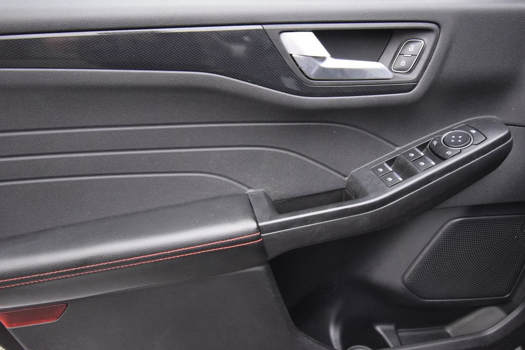 Used 2025 Ford Escape ST-Line AWD/4WD image 23