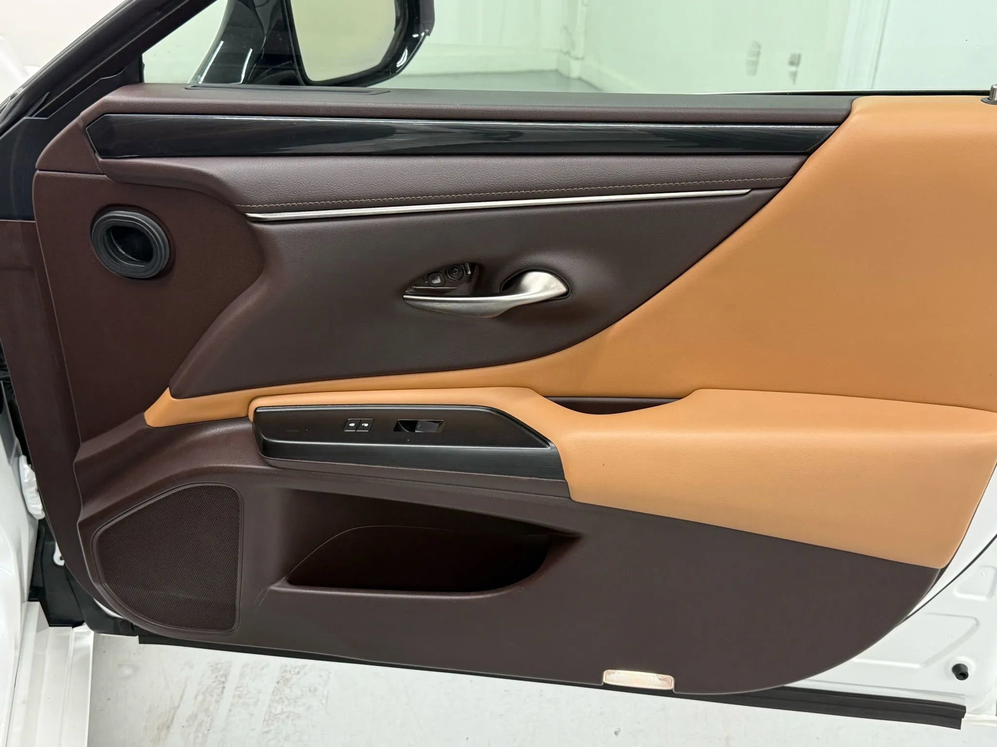 Used 2019 Lexus ES 350 w/ Accessory Package 2 image 19