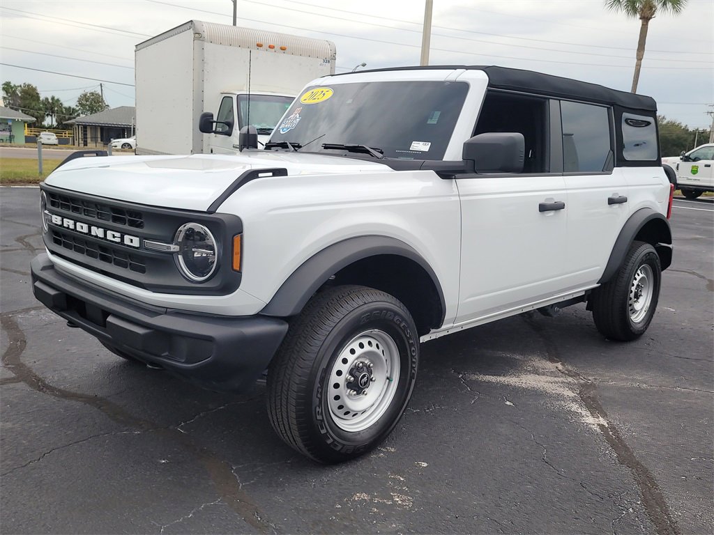 Certified 2025 Ford Bronco 4-Door image 2