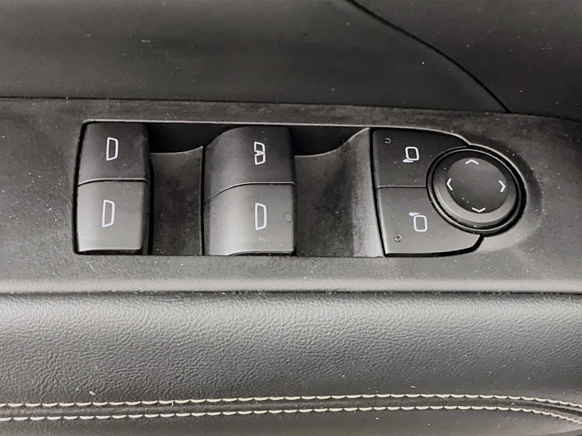 Used 2025 GMC Terrain Elevation image 15