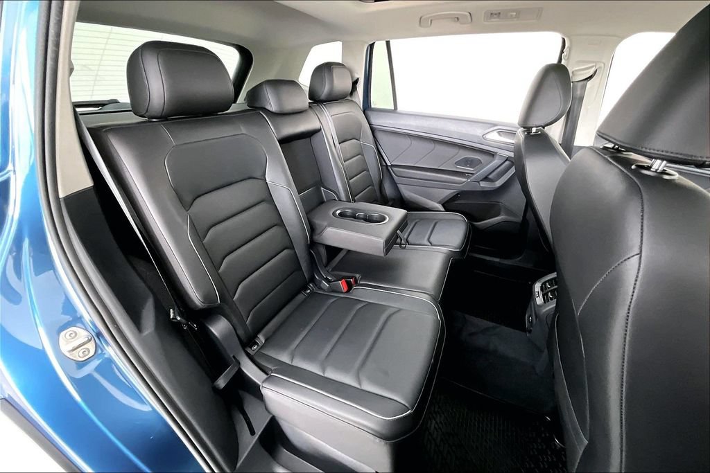 Used 2020 Volkswagen Tiguan SEL Premium R-Line AWD/4WD image 32
