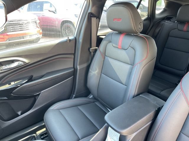 New 2026 Chevrolet Trax RS w/ Sunroof Package FWD image 24