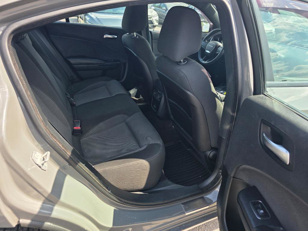 Used 2018 Dodge Charger SXT w/ Blacktop Package RWD image 11