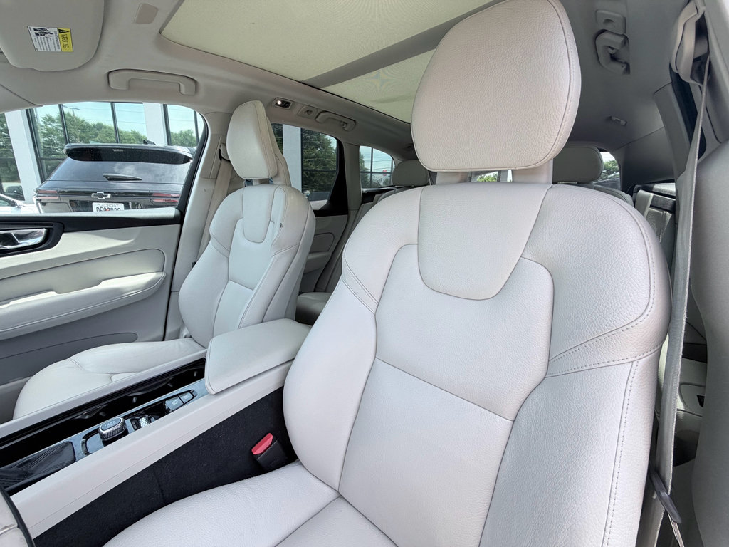 Used 2018 Volvo XC60 T6 Momentum w/ Convenience Package AWD/4WD image 22