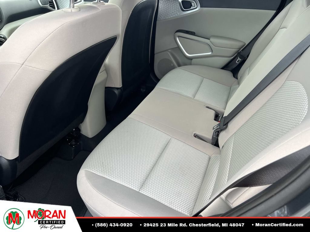 Used 2025 Kia Soul LX w/ LX Technology Package FWD image 12