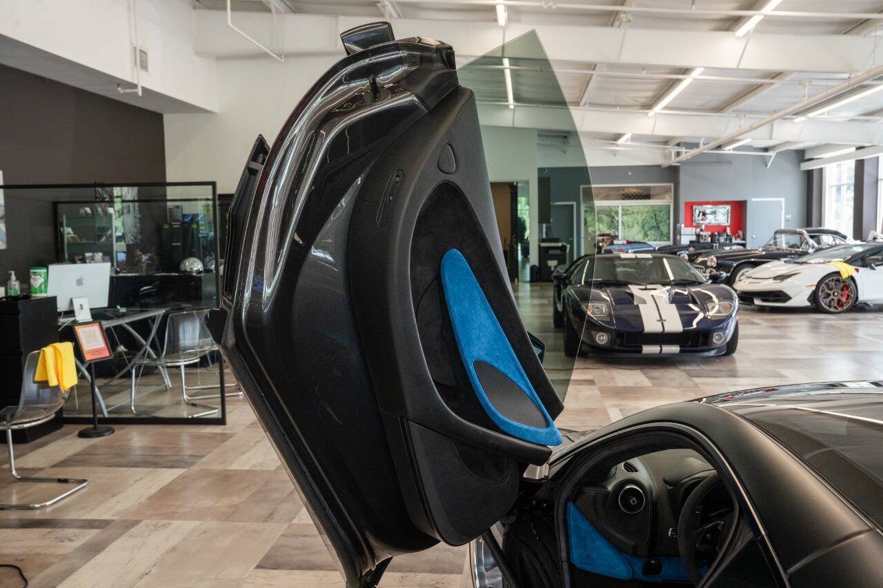 Used 2017 McLaren 570S RWD image 34