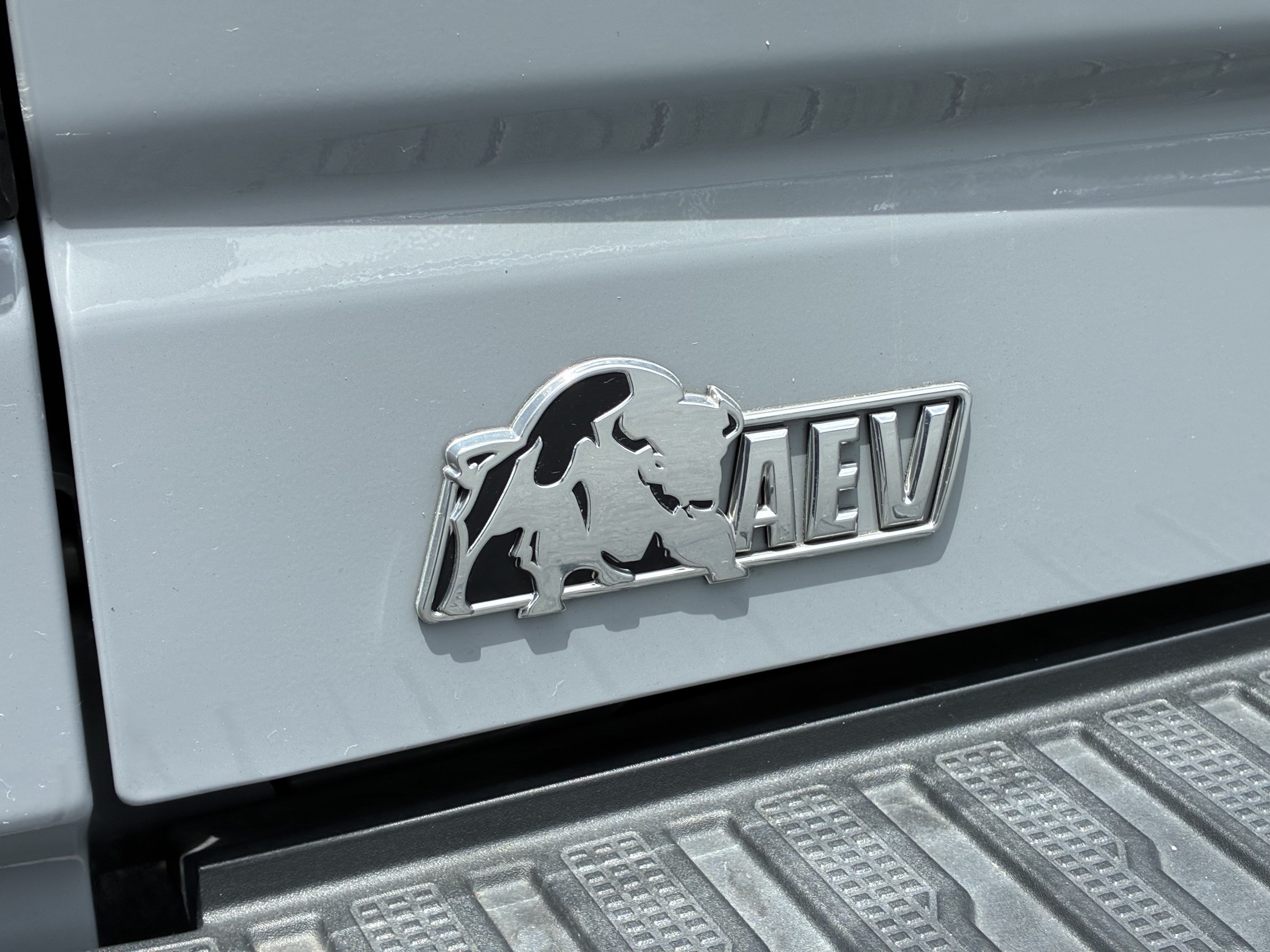 Used 2024 GMC Sierra 1500 AT4X w/ AT4X AEV Edition AWD/4WD image 12