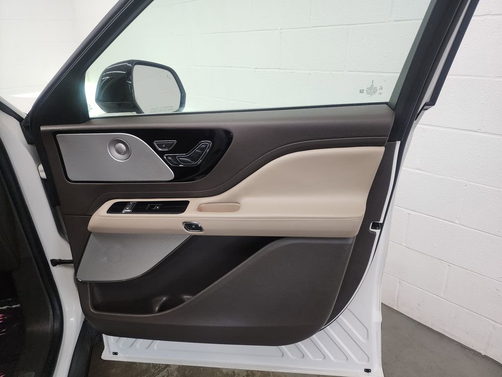Used 2021 Lincoln Aviator Reserve w/ Equipment Group 202A AWD/4WD image 33