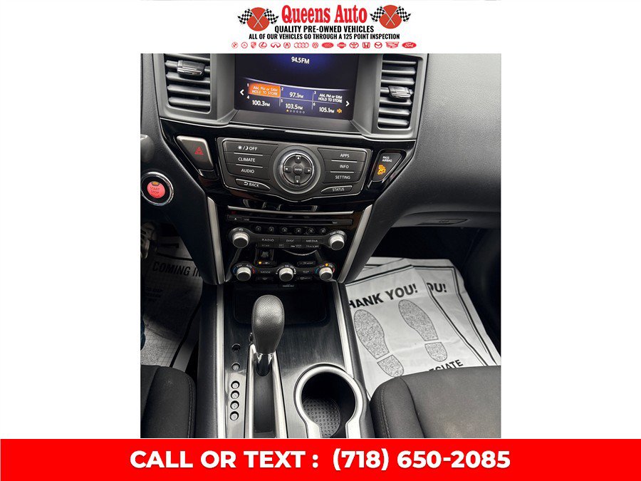 Used 2019 Nissan Pathfinder S AWD/4WD image 17