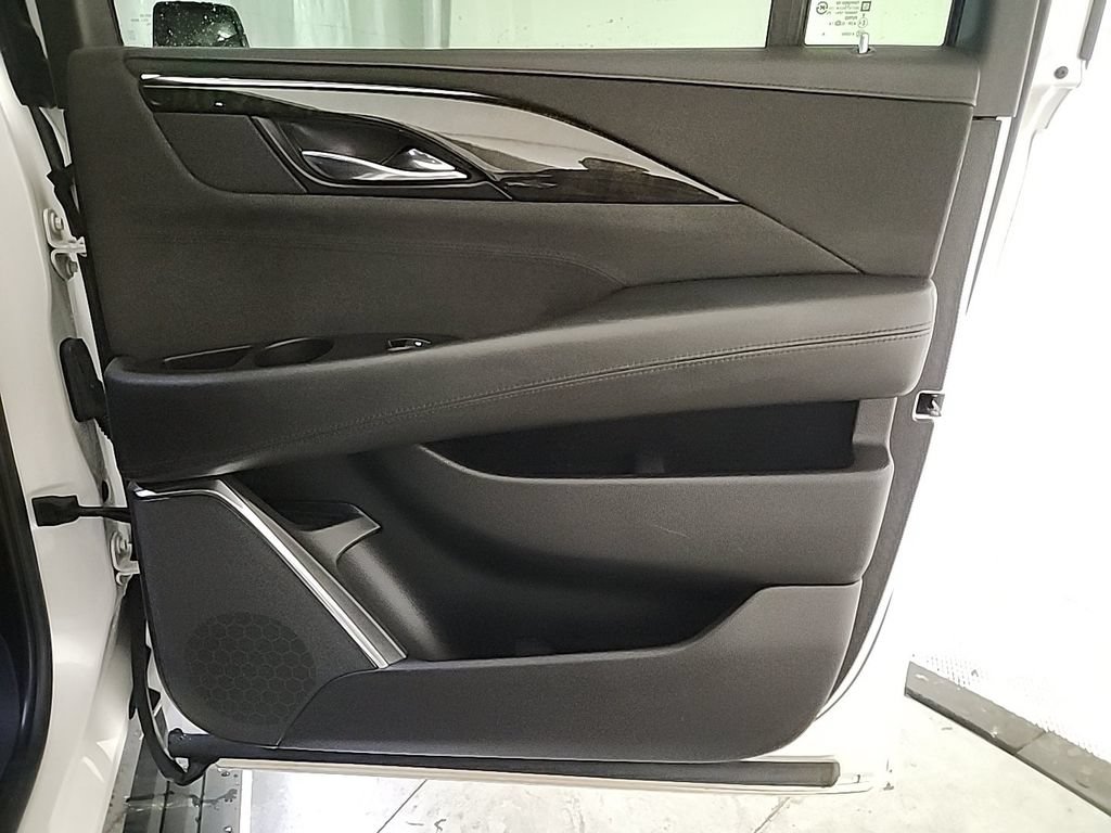 Used 2019 Cadillac Escalade ESV Platinum AWD/4WD image 24