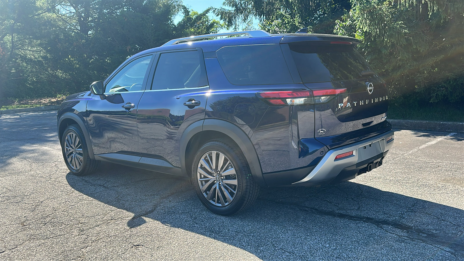 Certified 2023 Nissan Pathfinder SL w/ SL Premium Package AWD/4WD image 7