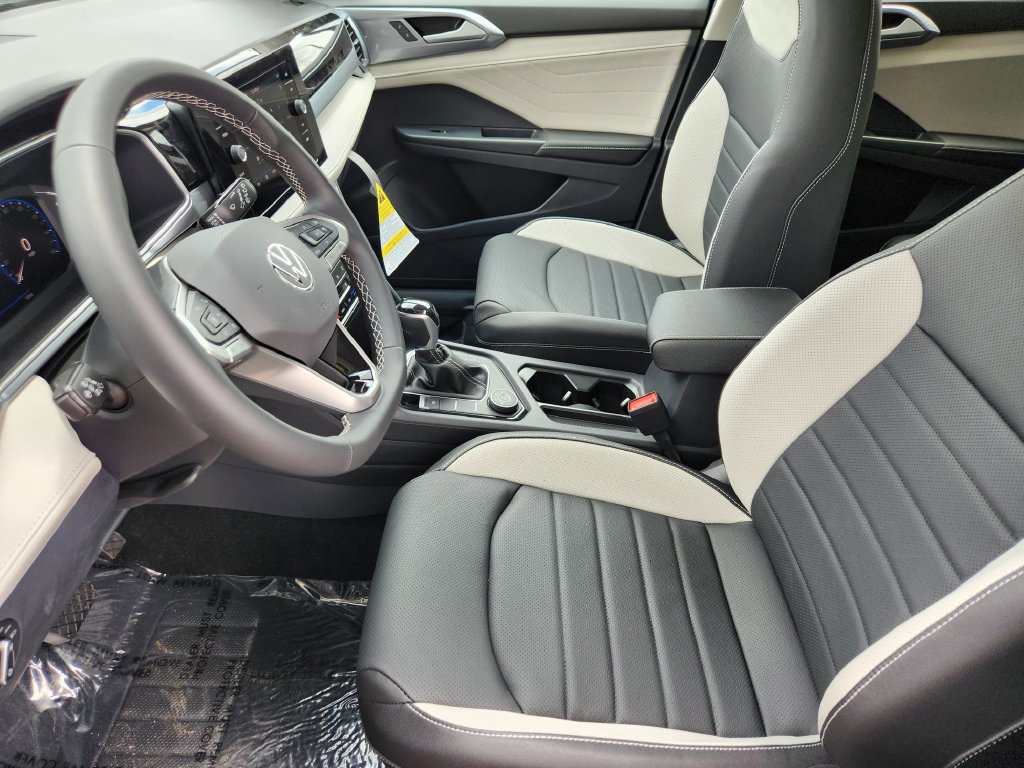 New 2026 Volkswagen Taos SEL AWD/4WD image 3
