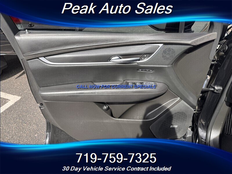 Used 2017 Cadillac XT5 Platinum AWD/4WD image 11