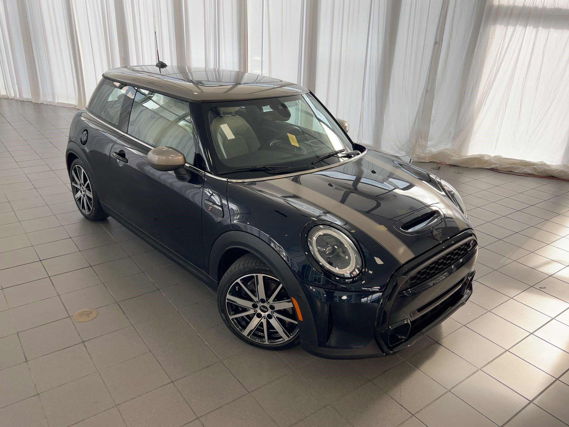 Used 2023 MINI Cooper S image 38