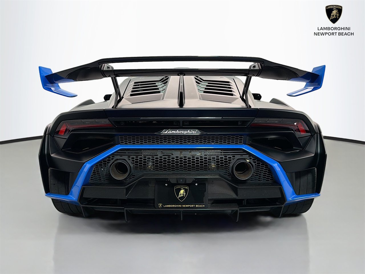 Used 2024 Lamborghini Huracan STO RWD image 24
