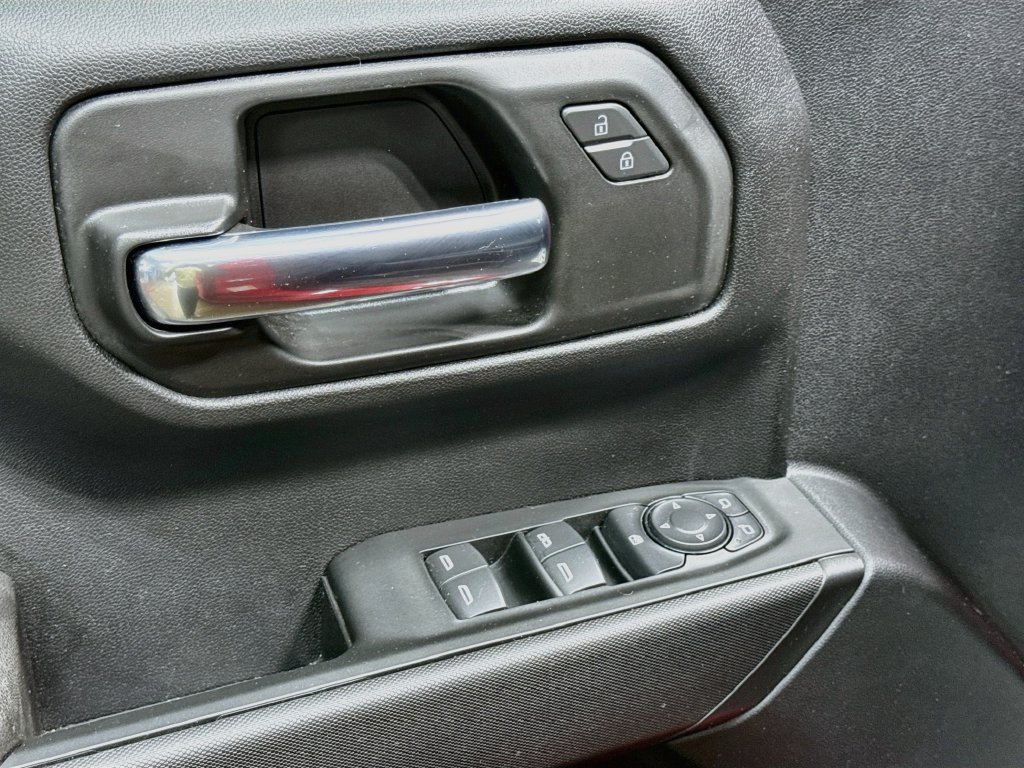 Used 2024 Chevrolet Silverado 1500 Custom w/ LPO, Dark Essentials Package AWD/4WD image 17