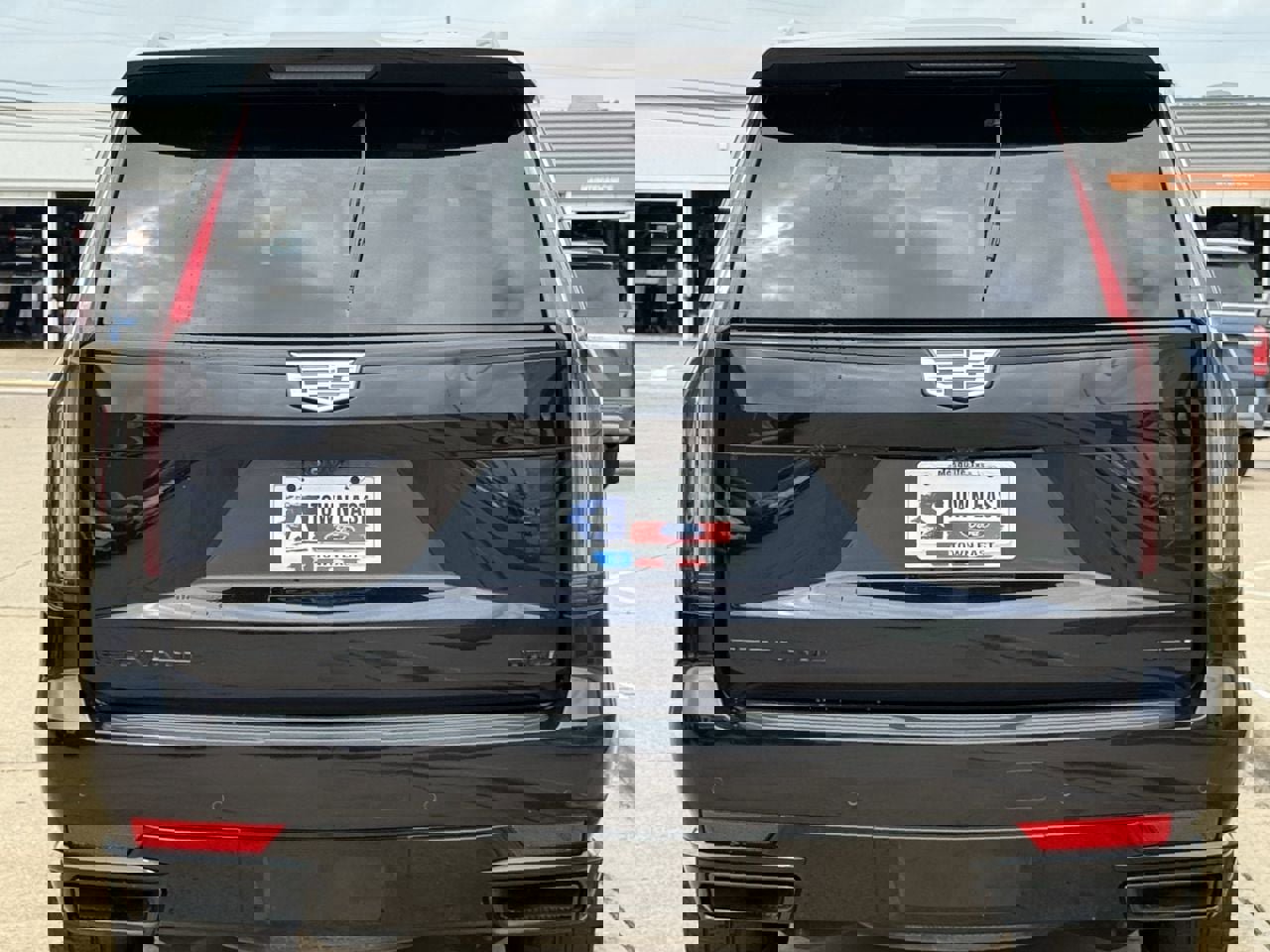 Used 2023 Cadillac Escalade Sport Platinum w/ LPO, ONYX Package image 6