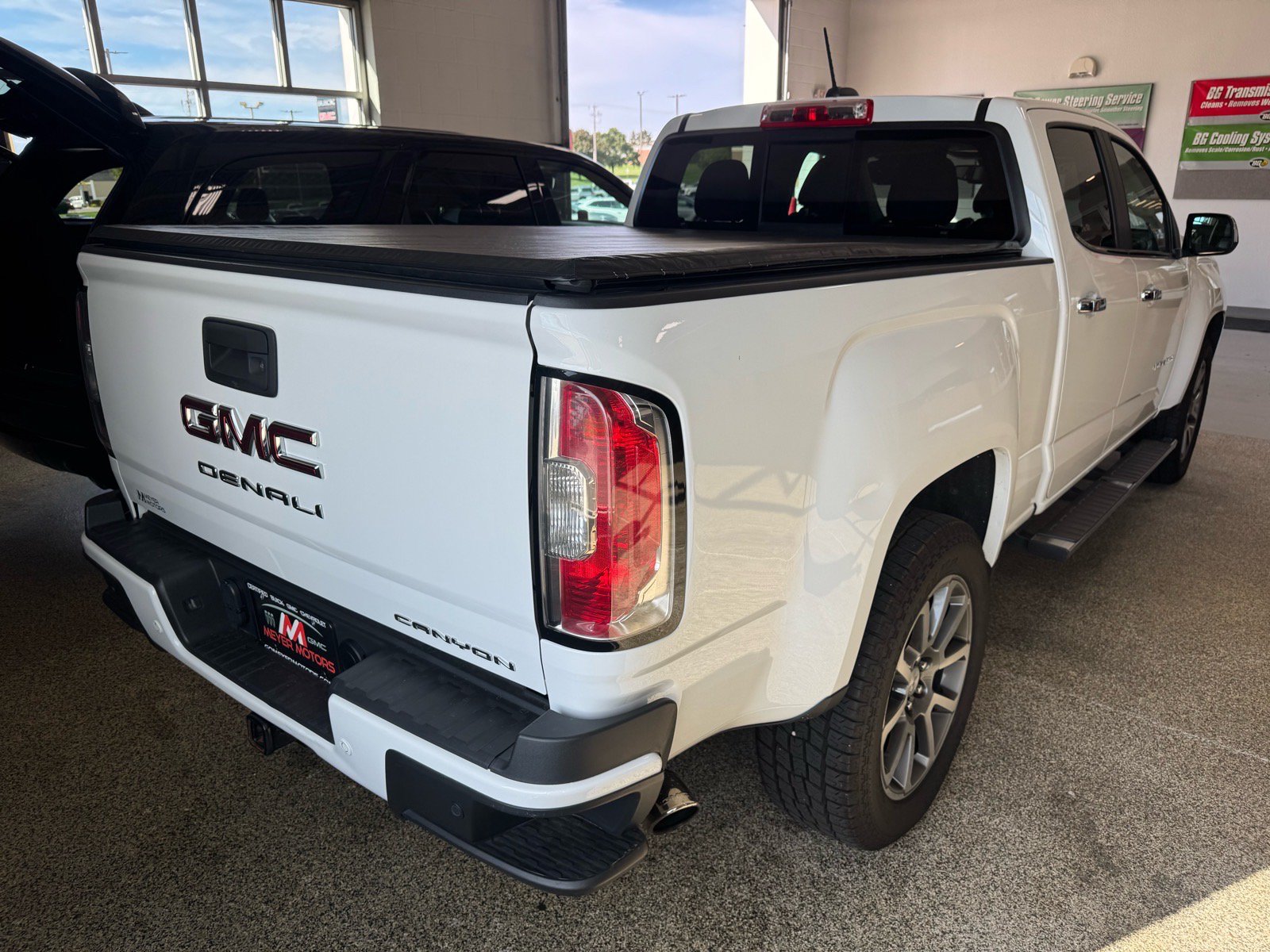 Used 2022 GMC Canyon Denali AWD/4WD image 5