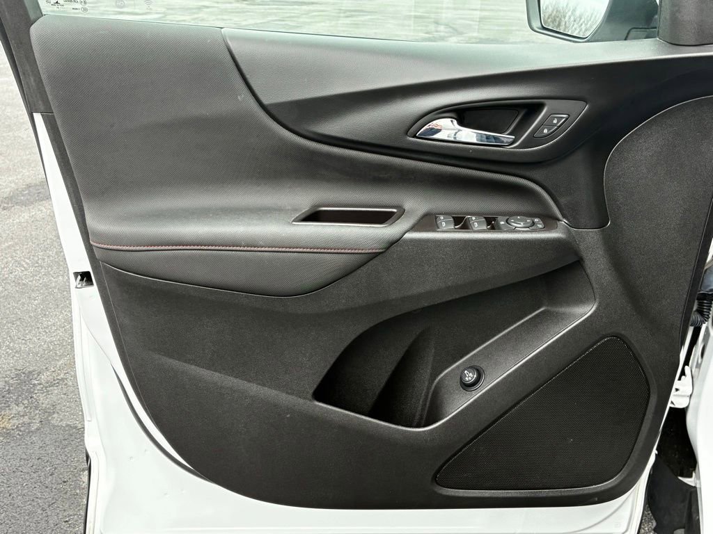 Used 2022 Chevrolet Equinox RS image 19