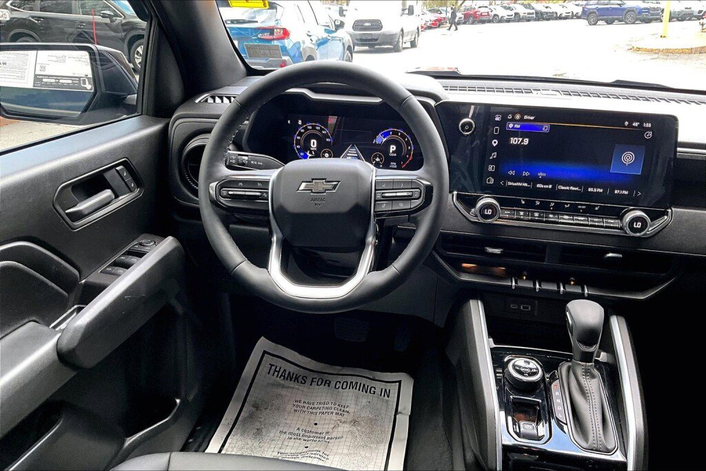 Used 2025 Chevrolet Colorado Trail Boss w/ Midnight Edition image 6