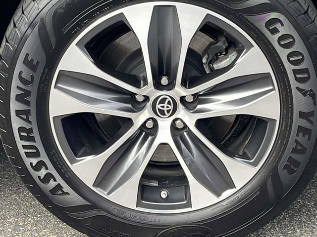 Used 2021 Toyota Highlander XLE image 11