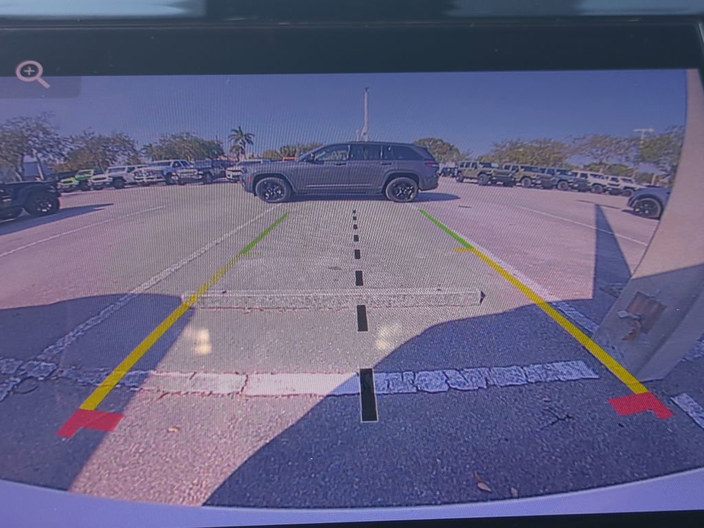 Used 2023 Jeep Grand Cherokee Altitude image 22