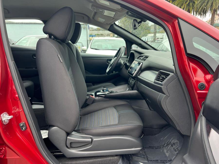 Used 2025 Nissan Leaf SV Plus image 32