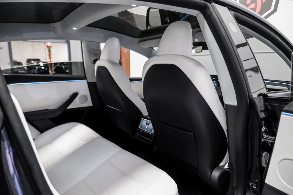 Used 2024 Tesla Model 3 Standard Range RWD image 35
