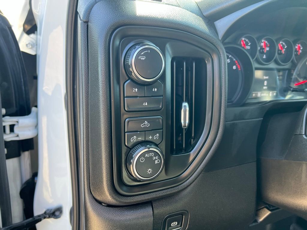 Used 2020 Chevrolet Silverado 3500 W/T image 32