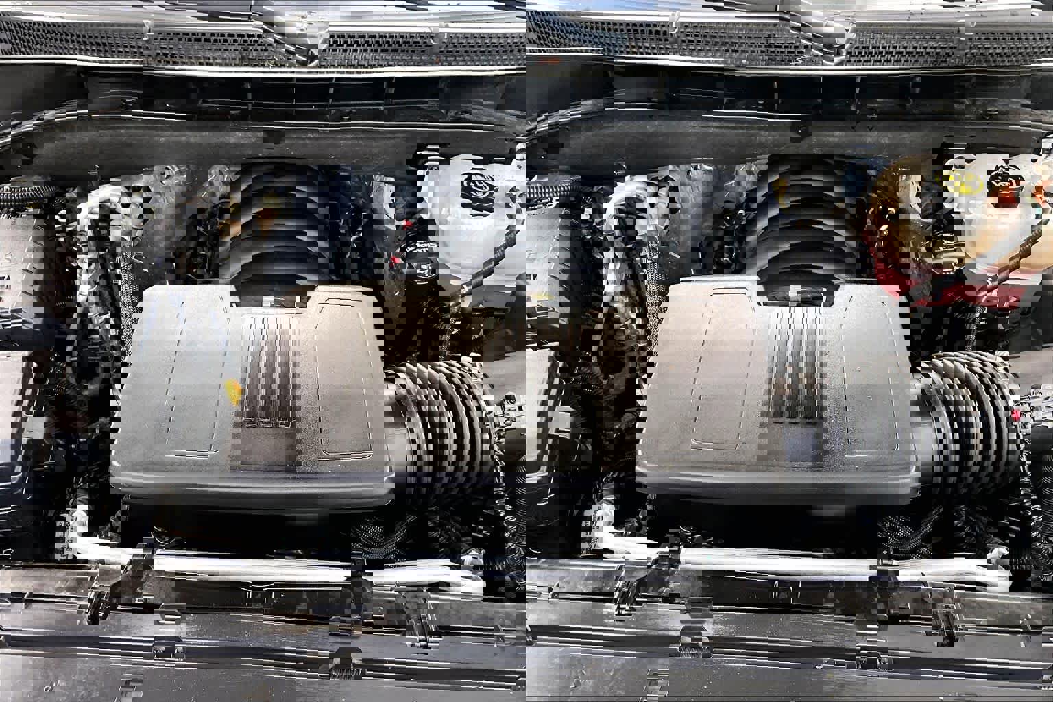 Used 2021 GMC Yukon SLT w/ SLT Premium Package image 32