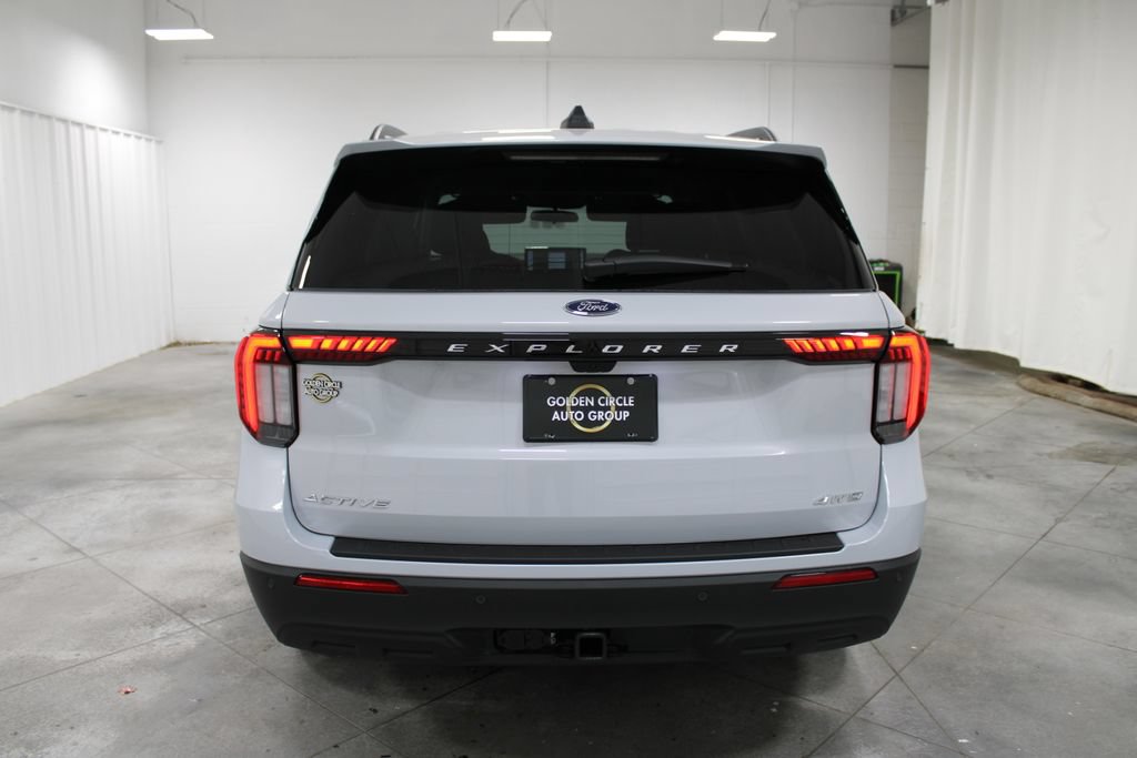 New 2026 Ford Explorer Active RWD image 7