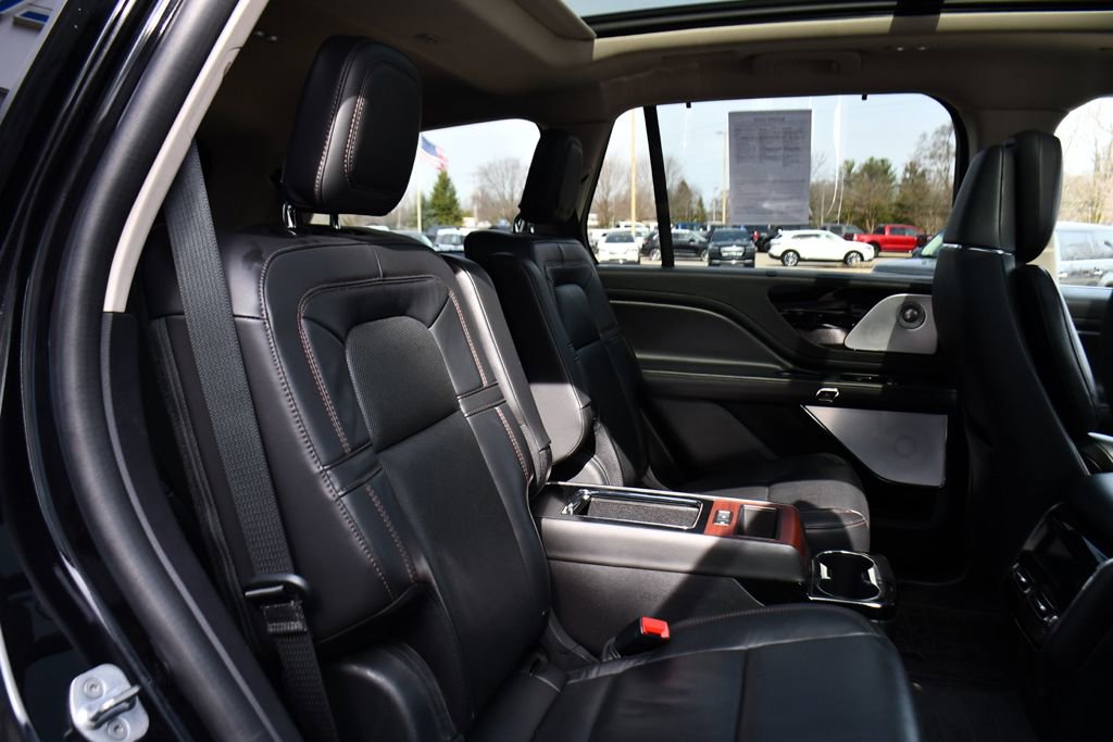 Used 2022 Lincoln Aviator Reserve w/ Equipment Group 201A image 18