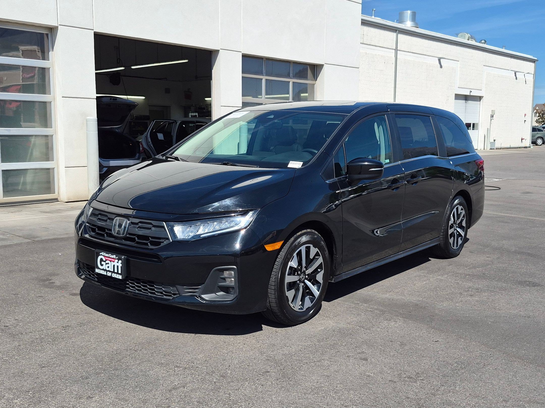 Used 2025 Honda Odyssey EX-L image 11