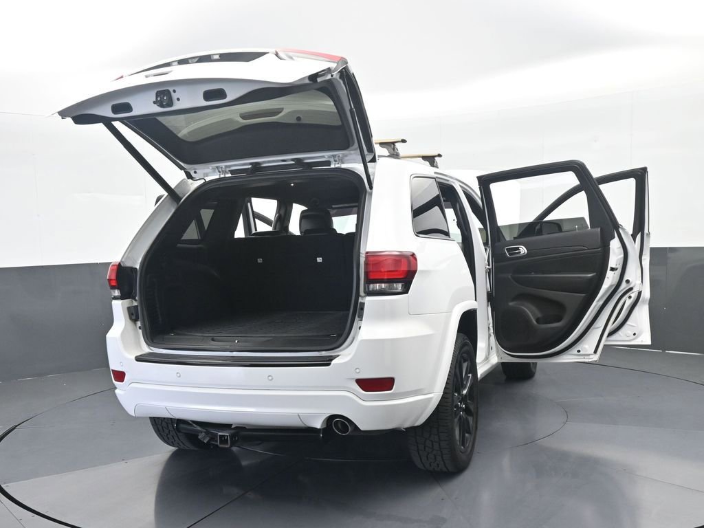 Used 2018 Jeep Grand Cherokee Altitude image 69