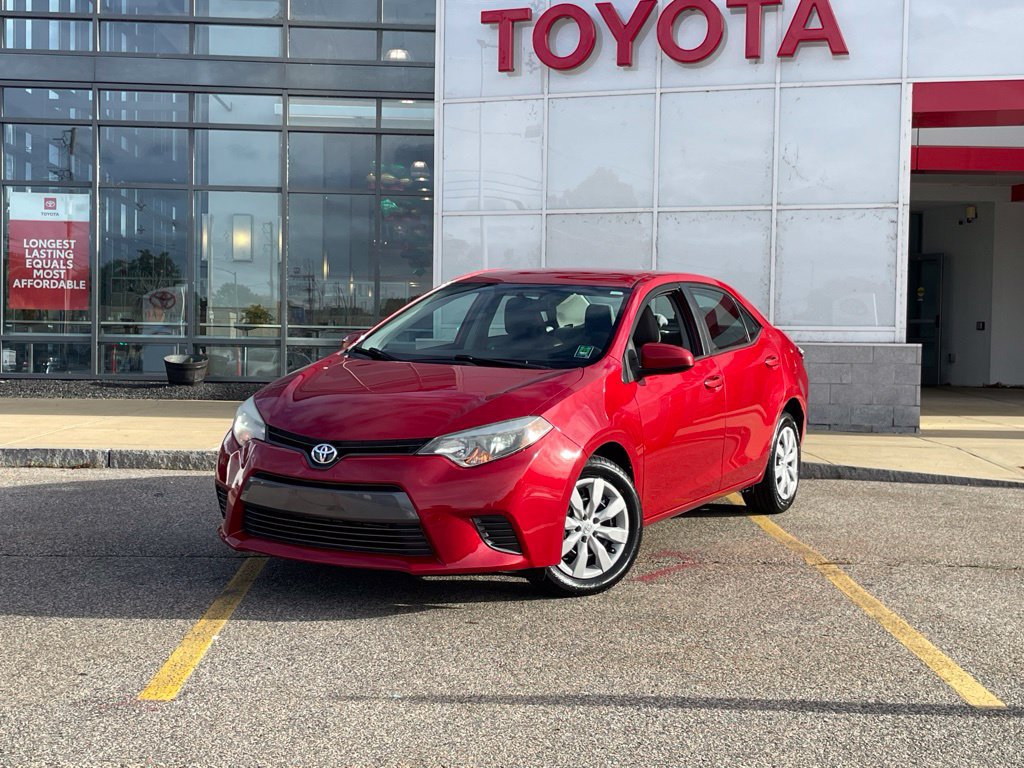 Used 2015 Toyota Corolla LE FWD image 1