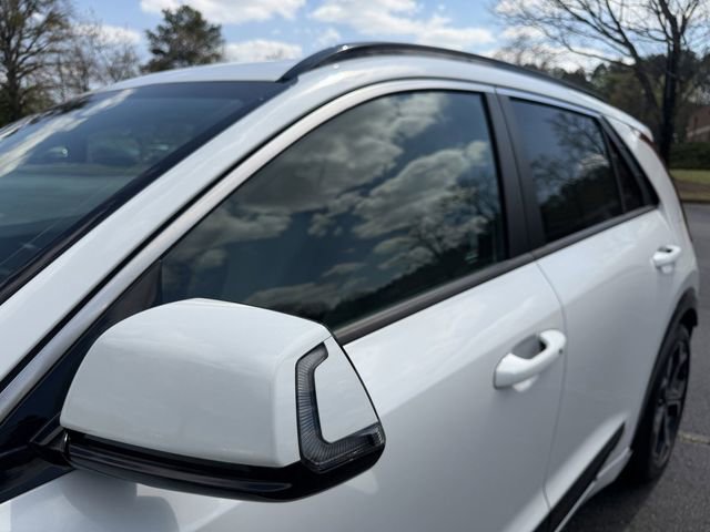 Certified 2023 Kia Niro EX Touring image 9