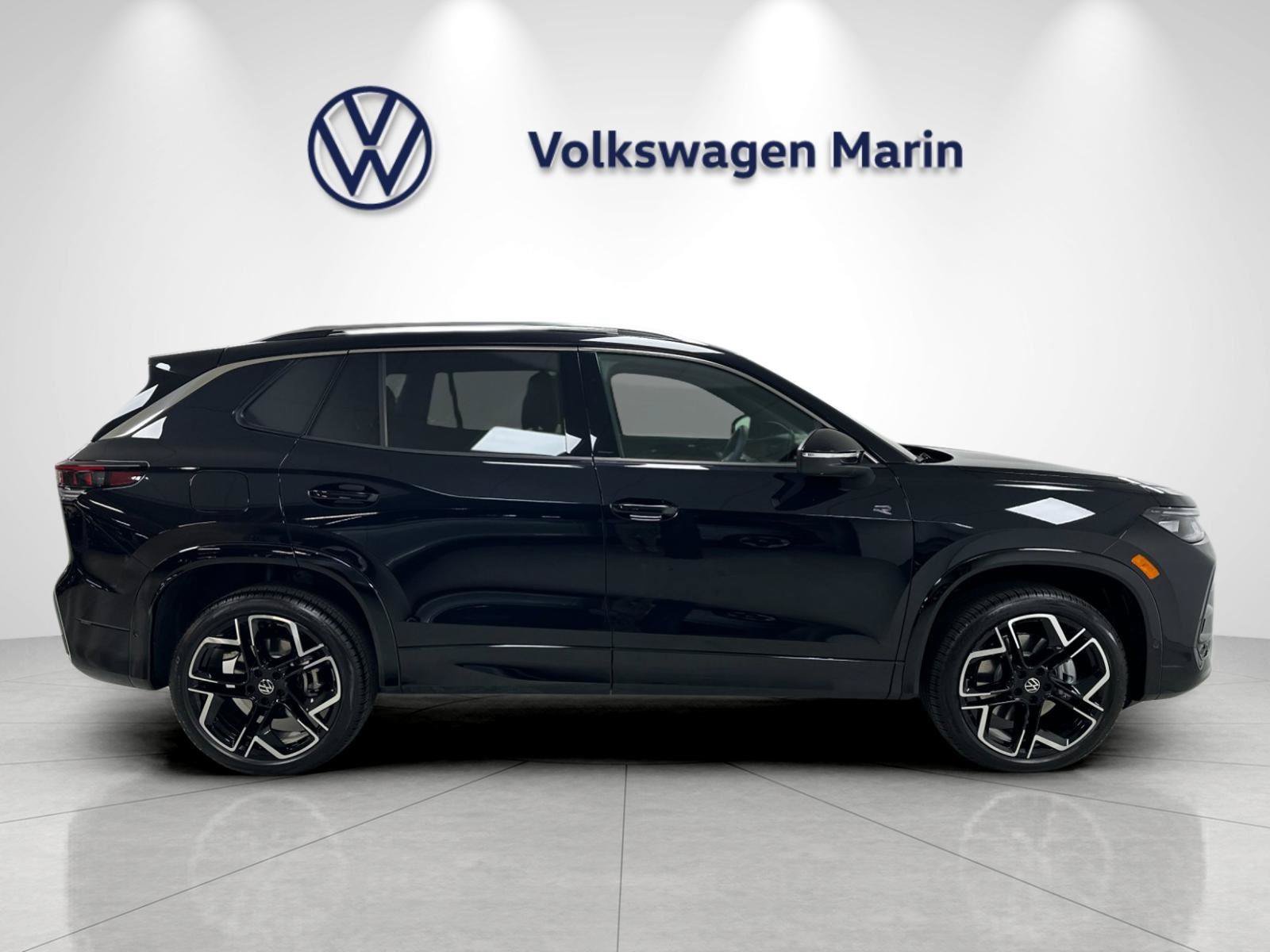 New 2026 Volkswagen Tiguan SEL R-Line AWD/4WD image 6