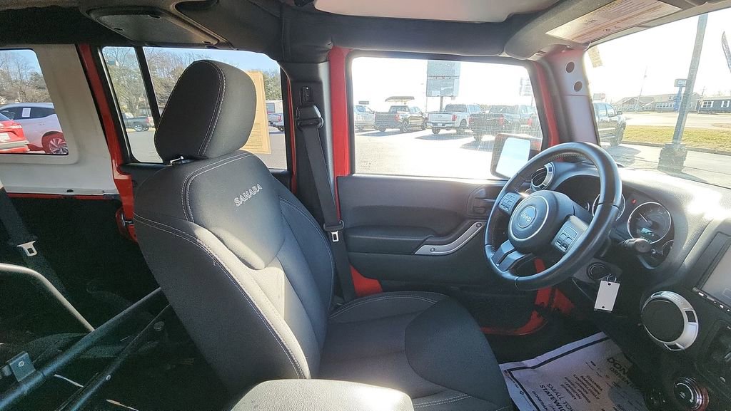 Used 2017 Jeep Wrangler Unlimited Sahara w/ Dual Top Group image 13