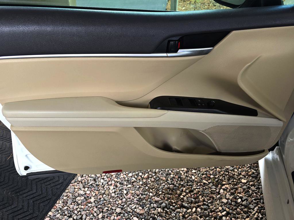 Used 2021 Toyota Camry LE image 21