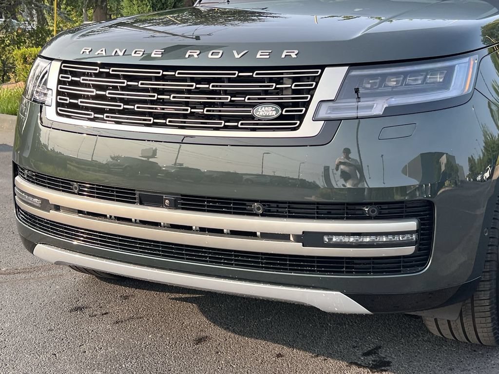 New 2026 Land Rover Range Rover Long Wheelbase SE AWD/4WD image 9
